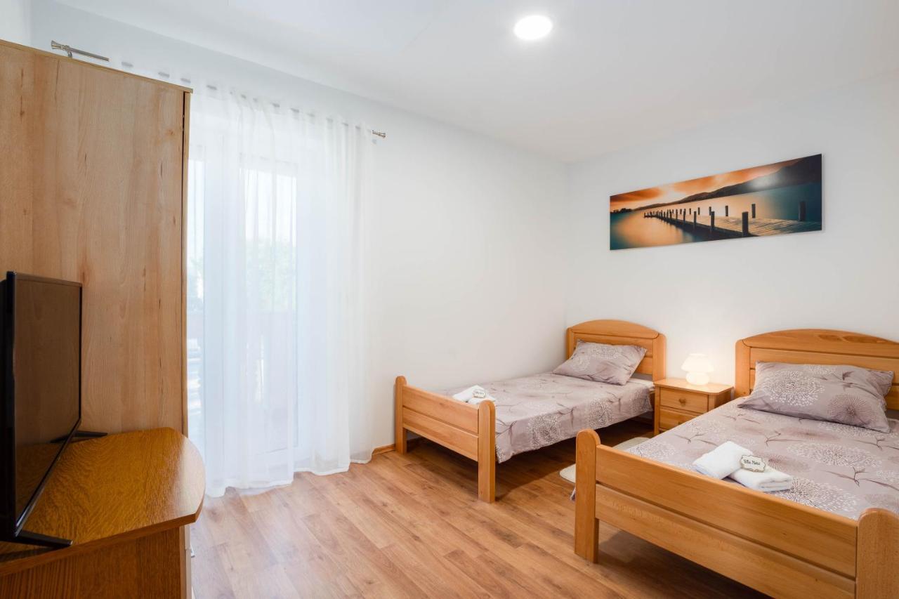 Vacation Villa Matic With 7 Bedrooms Синь Екстер'єр фото