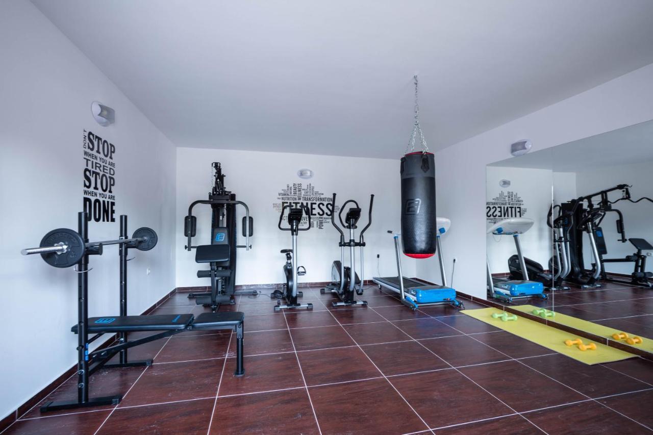 Vacation Villa Matic With 7 Bedrooms Синь Екстер'єр фото