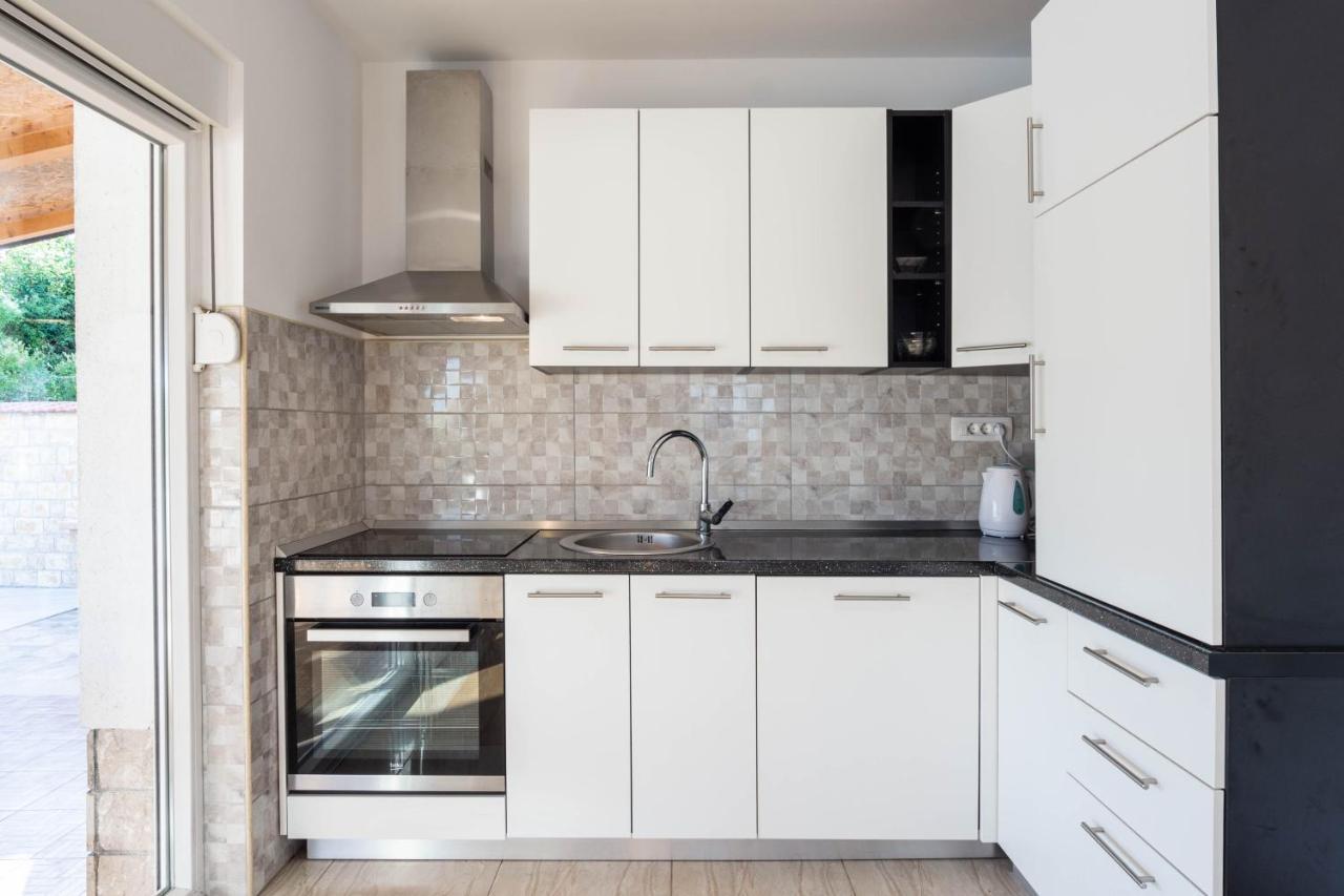 Vacation Villa Matic With 7 Bedrooms Синь Екстер'єр фото