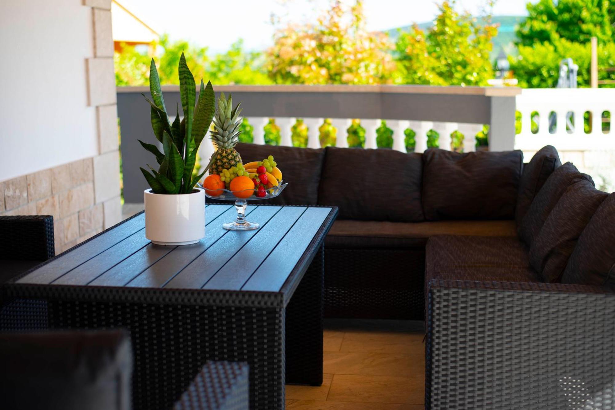 Vacation Villa Matic With 7 Bedrooms Синь Екстер'єр фото
